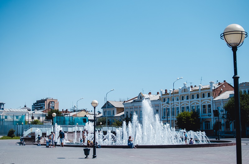Петровский фонтан в Астраахани